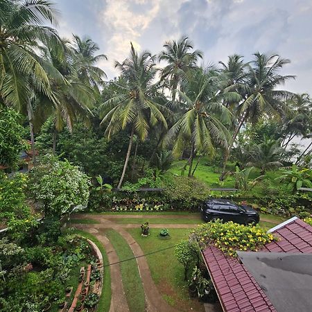 Maleyam Homestay Riverside Kozhikode Exterior photo