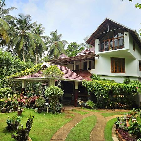 Maleyam Homestay Riverside Kozhikode Exterior photo